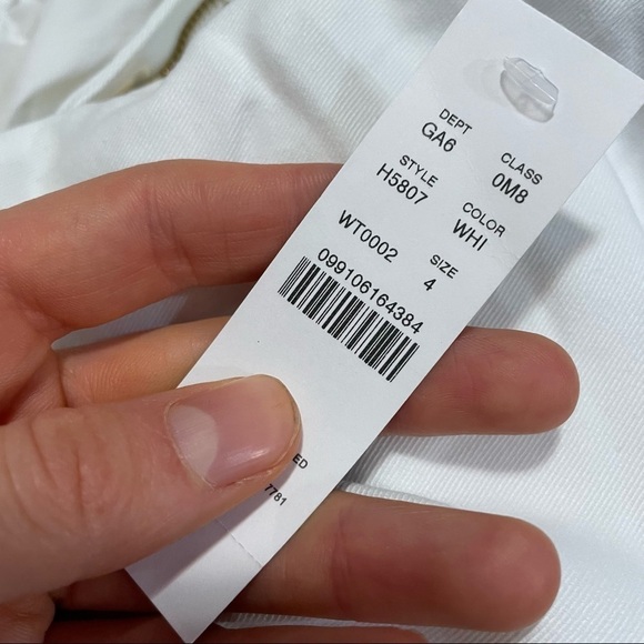 J crew 5” stretch chino shorts on white - Picture 4 of 4